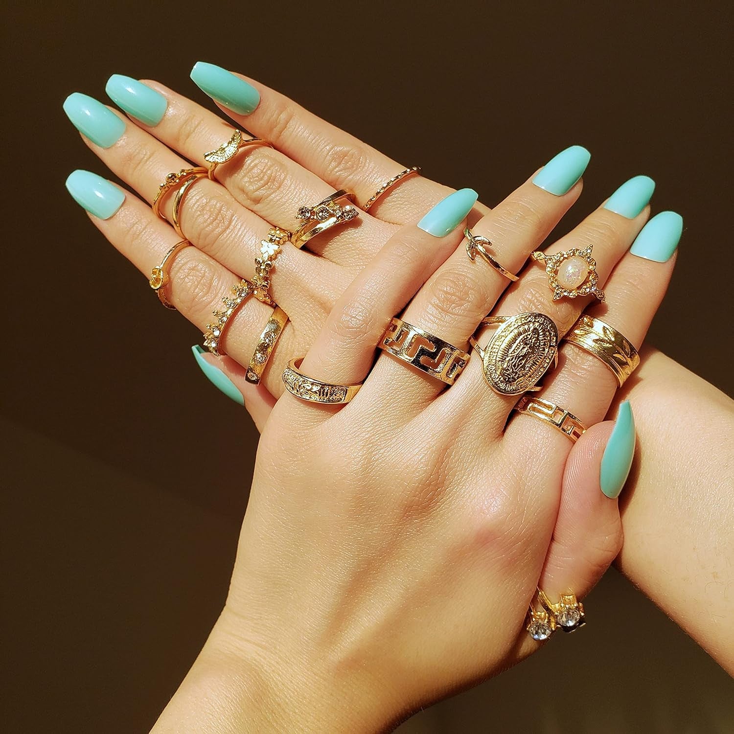 67Pcs Vintage Knuckle Rings Set Stackable Finger Midi Rings for Women Bohemian Hollow Carved Flowers Gold & Silver Crystal Joint Circlet with Storage Bag